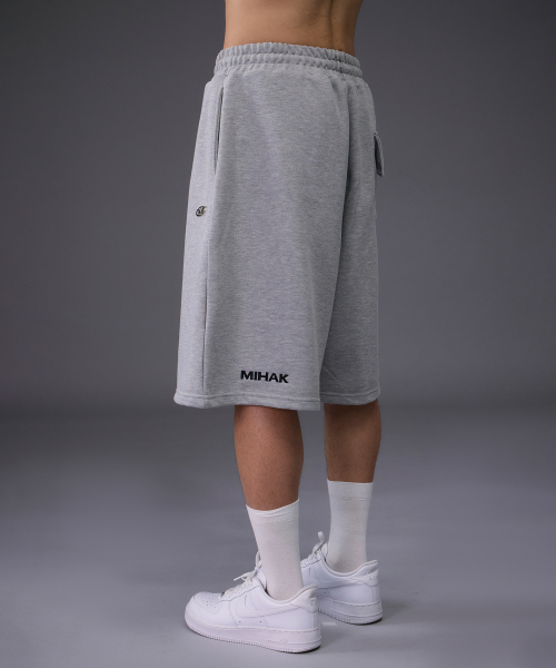 MIHAK（ミハク）の「メタルロゴバミューダパンツ（グレー）（その他パンツ・メンズ・その他・1/2）」の4枚目の写真