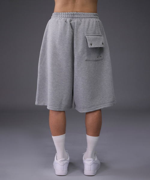 MIHAK（ミハク）の「メタルロゴバミューダパンツ（グレー）（その他パンツ・メンズ・その他・1/2）」の5枚目の写真