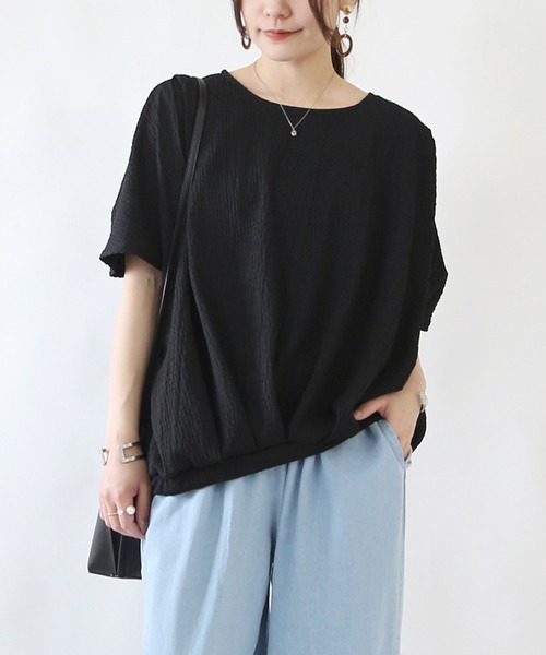 and it_(アンドイット)の「シャーリングドビートップス(Tシャツ/カットソー・レディース・チャコール/ダークベージュ/ブラック・FREE)」の2枚目の写真