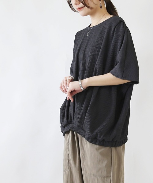 and it_(アンドイット)の「シャーリングドビートップス(Tシャツ/カットソー・レディース・チャコール/ダークベージュ/ブラック・FREE)」の4枚目の写真