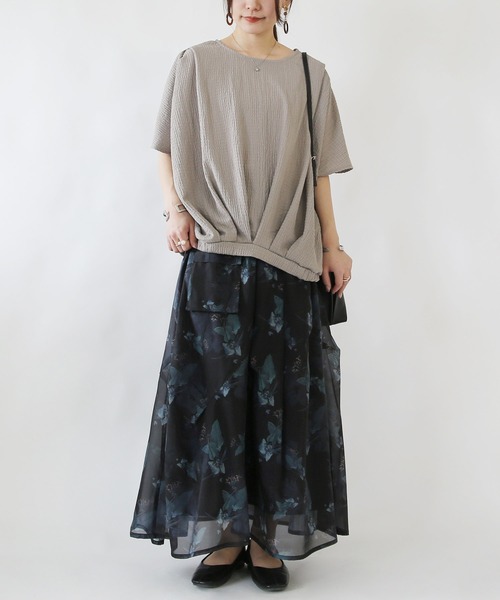 and it_(アンドイット)の「シャーリングドビートップス(Tシャツ/カットソー・レディース・チャコール/ダークベージュ/ブラック・FREE)」の22枚目の写真