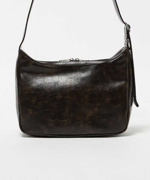 BEAUTY&YOUTH UNITED ARROWS（ビューティーアンドユースユナイテッドアローズ）の「【WEB限定】フェード スクエア ショルダー バッグ（ショルダーバッグ・メンズ・ダークブラウン・FREE）」の4枚目の写真