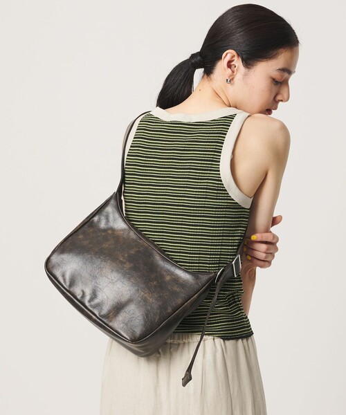 BEAUTY&YOUTH UNITED ARROWS（ビューティーアンドユースユナイテッドアローズ）の「【WEB限定】フェード スクエア ショルダー バッグ（ショルダーバッグ・メンズ・ダークブラウン・FREE）」の13枚目の写真