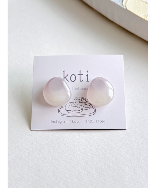 tone(トーン)の「【koti】Hella soft drop ピアス(MA)(ピアス(両耳用)・レディース・ブルー系その他/イエロー系その他/パープル系その他/ピンク系その他/パープル系その他5/ブルー系その他2/ピンク系その他2/パープル系その他3/イエロー系その他2/ピンク系その他3/ピンク系その他4/パープル系その他2/パープル系その他4・FREE)」の8枚目の写真