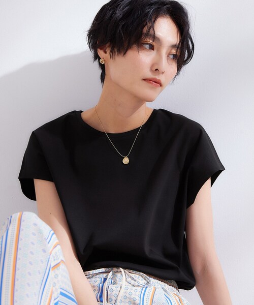 OPAQUE.CLIP(オペークドットクリップ)の「フレンチスリーブカットソー【洗濯機OK】(Tシャツ/カットソー・レディース・ホワイト/ブルー/ブラウン系その他/ブラック・36/38/42/40)」の2枚目の写真