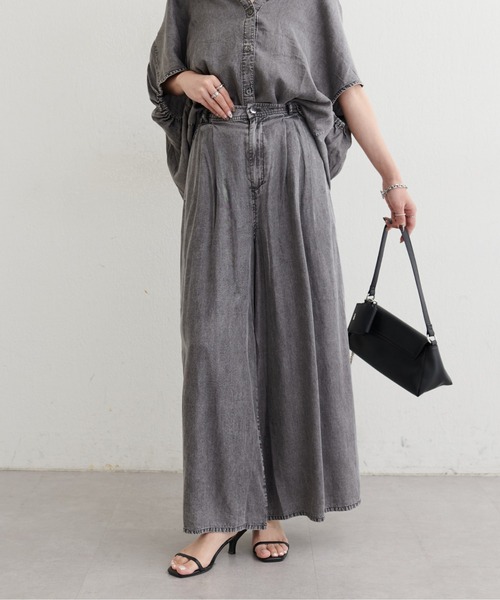 LARUTA(ラルータ)の「【LARUTA】ドレープデニムパンツ(その他パンツ・レディース・ブラック/ブルー・MEDIUM)」の1枚目の写真