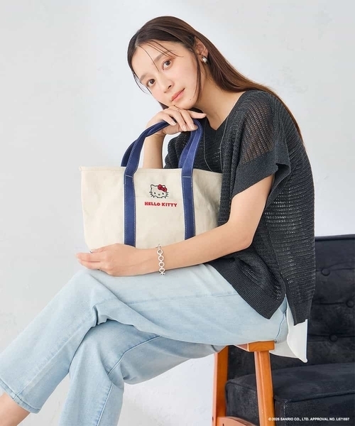 a.v.v(アーヴェヴェ)の「HELLO KITTY 刺繍キャンバスバッグ(トートバッグ・レディース・ネイビー/レッド・38)」の22枚目の写真