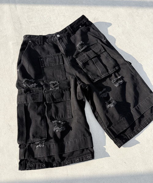 FORCESENSITIVE(フォースセンスティブ)の「MASSIVE WASHED BLACK CARGO BERMUDA PANTS(その他パンツ・メンズ・その他・2/1)」の2枚目の写真