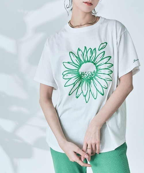 maviru(マヴィル)の「デイジー ロゴ Tシャツ 半袖(Tシャツ/カットソー・レディース・グリーン系その他/ブルー系その他・FREE)」の1枚目の写真