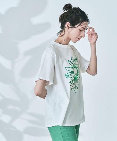 maviru(マヴィル)の「デイジー ロゴ Tシャツ 半袖(Tシャツ/カットソー・レディース・グリーン系その他/ブルー系その他・FREE)」の4枚目の写真