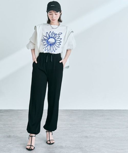 maviru(マヴィル)の「デイジー ロゴ Tシャツ 半袖(Tシャツ/カットソー・レディース・グリーン系その他/ブルー系その他・FREE)」の7枚目の写真