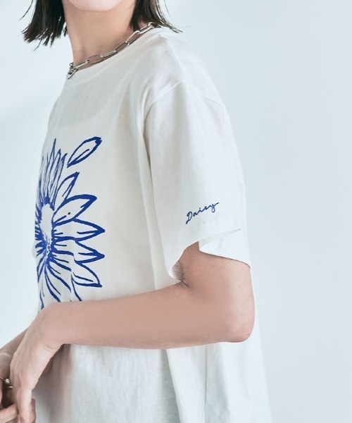 maviru(マヴィル)の「デイジー ロゴ Tシャツ 半袖(Tシャツ/カットソー・レディース・グリーン系その他/ブルー系その他・FREE)」の10枚目の写真