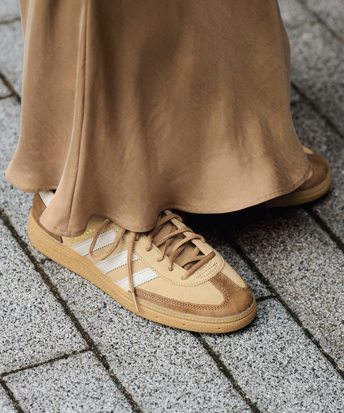 FRAMeWORK(フレームワーク)の「ADIDAS/アディダス HANDBALLSPEZIAL(スニーカー・レディース・ベージュ・23cm/25cm/24cm)」の4枚目の写真
