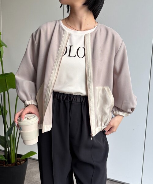 Jena espace merveilleux(ジェナ エスパスメルヴェイユ)の「〈7/17インスタライブご紹介アイテム〉プリントカットソー(Tシャツ/カットソー・レディース・チャコールグレー/ベージュ/アイボリー・FREE)」の5枚目の写真