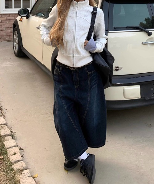 Miniministore(ミニミニストア)の「刺しゅうロゴ バルーンワイドデニムパンツ(デニムパンツ・レディース・ネイビー・L/S/M)」の9枚目の写真