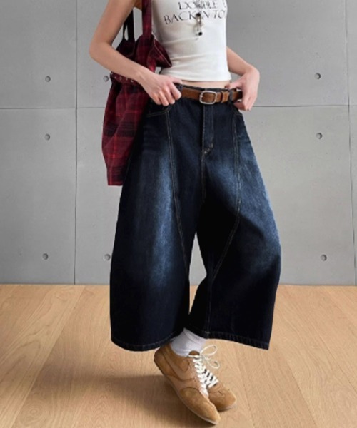 Miniministore(ミニミニストア)の「刺しゅうロゴ バルーンワイドデニムパンツ(デニムパンツ・レディース・ネイビー・L/S/M)」の12枚目の写真