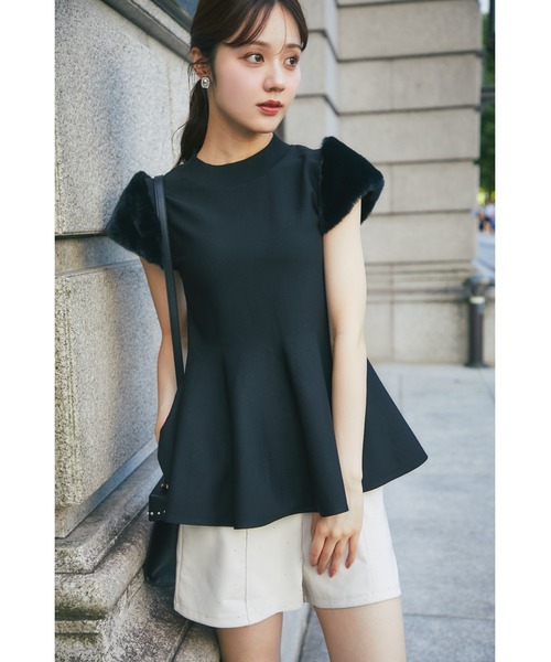 tocco closet(トッコ クローゼット)の「ファースリーブ切り替えペプラムニットプルオーバー(ニット/セーター・レディース・ブラック/ピンク/モカ・M)」の7枚目の写真