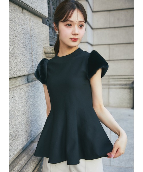 tocco closet(トッコ クローゼット)の「ファースリーブ切り替えペプラムニットプルオーバー(ニット/セーター・レディース・ブラック/ピンク/モカ・M)」の8枚目の写真