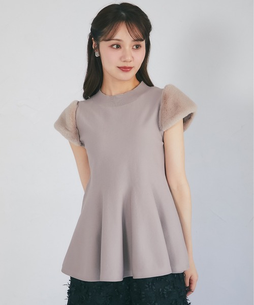tocco closet(トッコ クローゼット)の「ファースリーブ切り替えペプラムニットプルオーバー(ニット/セーター・レディース・ブラック/ピンク/モカ・M)」の18枚目の写真
