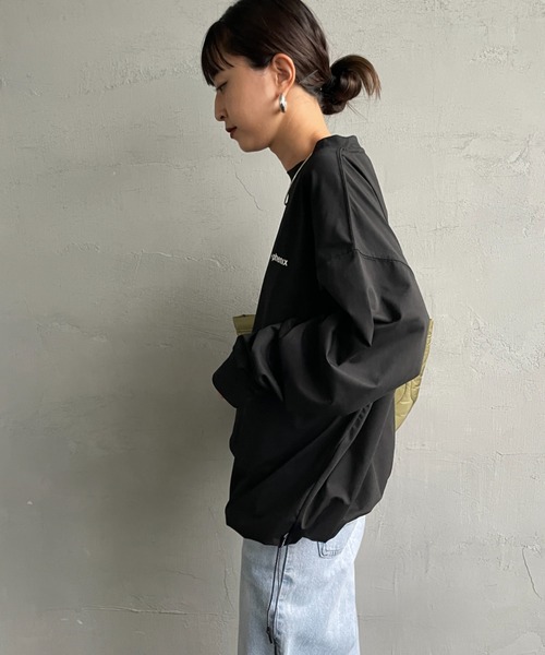 +phenix（プラスフェニックス）の「[＋phenix/プラスフェニックス] 別注 ワンポイント刺繍ロゴ ドローコードロンT（Tシャツ/カットソー・メンズ・ホワイト/ブラック/グレイッシュベージュ・M/L/XL）」の11枚目の写真