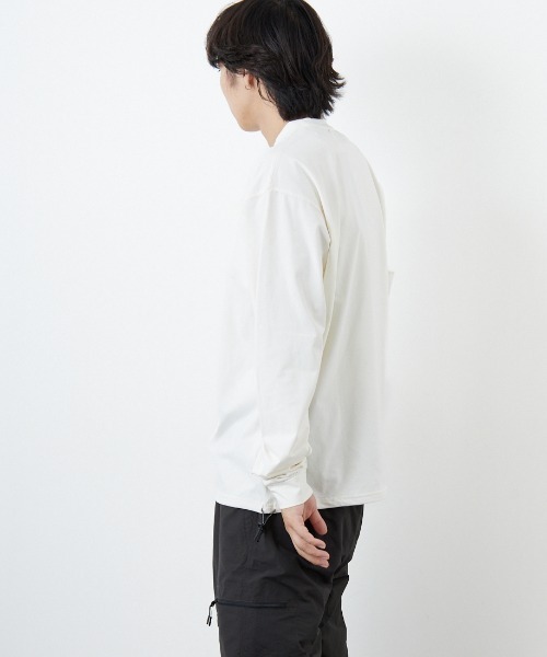 +phenix（プラスフェニックス）の「[＋phenix/プラスフェニックス] 別注 ワンポイント刺繍ロゴ ドローコードロンT（Tシャツ/カットソー・メンズ・ホワイト/ブラック/グレイッシュベージュ・M/L/XL）」の7枚目の写真