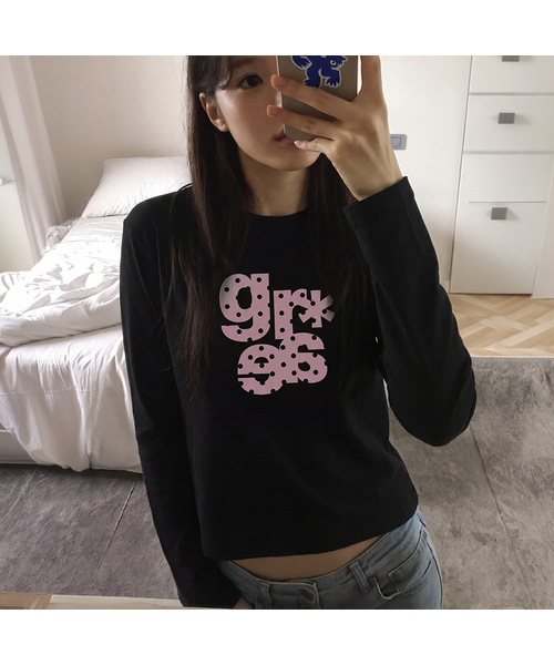 GRAVER（グレーバー）の「[UNISEX]GRAE-S DOT ロングスリーブ Tシャツ_5color（Tシャツ/カットソー・レディース・ホワイト/ブラック×グレー/オフホワイト/チャコール/ブラック×ピンク・LARGE/SMALL/MEDIUM）」の4枚目の写真