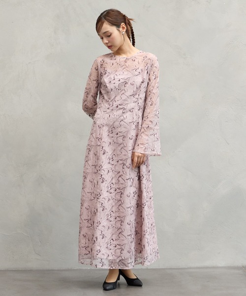 AIMER（エメ）の「【WEB限定】ニュアンスフラワーレースロングスリーブソフトAラインパーティードレス（ドレス・レディース・ブラック/ピンク/カーキ・LARGE/MEDIUM/SMALL）」の4枚目の写真