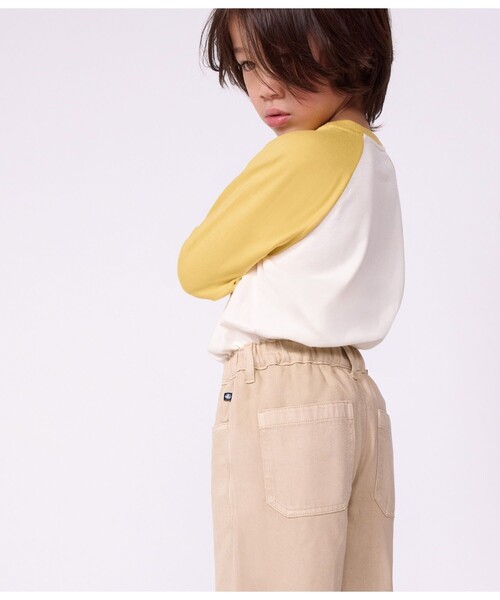 PETIT BATEAU（プチバトー）の「カラーデニムパンツ（その他パンツ・キッズ・ベージュ・5YEAR/3YEAR/4YEAR）」の2枚目の写真