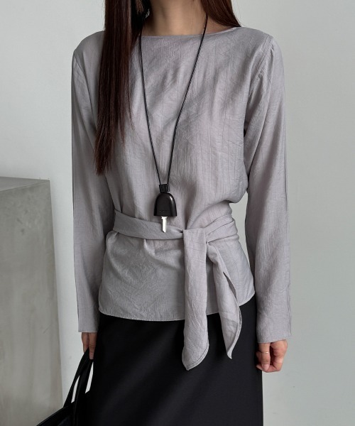 LOENNE（ロエヌ）の「Waist Tie Blouse / ウエストタイブラウス（Tシャツ/カットソー・レディース・ブラック/チャコールグレー/ホワイト・FREE）」の15枚目の写真
