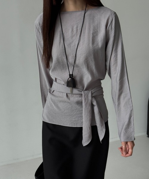 LOENNE（ロエヌ）の「Waist Tie Blouse / ウエストタイブラウス（Tシャツ/カットソー・レディース・ブラック/チャコールグレー/ホワイト・FREE）」の18枚目の写真