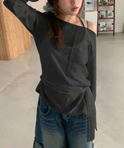 LOENNE（ロエヌ）の「Waist Tie Blouse / ウエストタイブラウス（Tシャツ/カットソー・レディース・ブラック/チャコールグレー/ホワイト・FREE）」の13枚目の写真