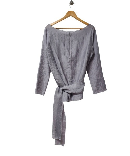 LOENNE（ロエヌ）の「Waist Tie Blouse / ウエストタイブラウス（Tシャツ/カットソー・レディース・ブラック/チャコールグレー/ホワイト・FREE）」の8枚目の写真