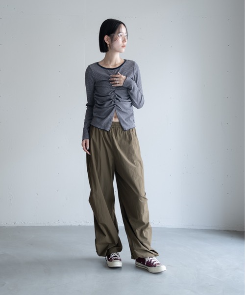 hwyl(ヒュイル)の「ギャザーボーダーロンT(Tシャツ/カットソー・レディース・ブラック・FREE)」の2枚目の写真