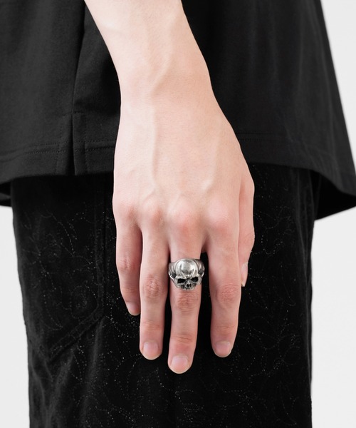 LAD MUSICIAN(ラッドミュージシャン)の「SKULL RING(リング・メンズ・シルバー・19号/17号/15号)」の5枚目の写真