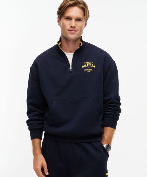TOMMY HILFIGER(トミーヒルフィガー)の「バーシティリラックスハーフジップスウェット(スウェット・メンズ・グレー/ピンク/ネイビー・MEDIUM/LARGE/X-LARGE/SMALL)」の2枚目の写真