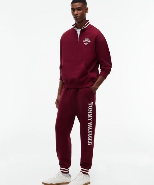 TOMMY HILFIGER(トミーヒルフィガー)の「バーシティリラックスハーフジップスウェット(スウェット・メンズ・グレー/ピンク/ネイビー・MEDIUM/LARGE/X-LARGE/SMALL)」の4枚目の写真