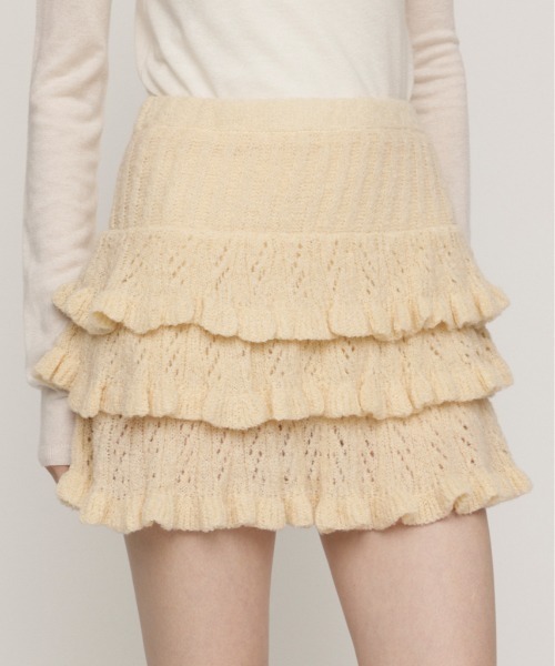 SLY(スライ)の「BOUCLE FRILLED S/SK ブークレーフリルショートスカート 秋服 冬服(スカート・レディース・アイボリー/ベージュ/ブラック・FREE)」の1枚目の写真