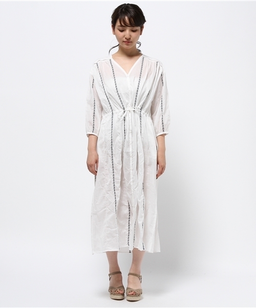 MOUSSY（マウジー）の「EMBROIDERY DRESS F（シャツ/ブラウス・レディース・ホワイト/ブラック・FREE）」の3枚目の写真