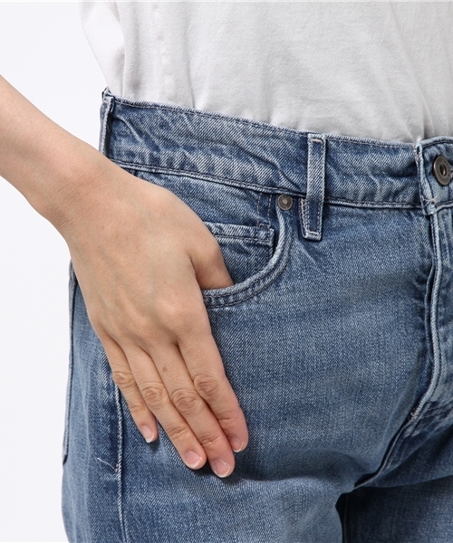 Levi's(リーバイス)の「LEVI'S(R) MADE&CRAFTED(TM)-SLOUCHY TAPER SOFT LIGHT(デニムパンツ・レディース・ライトインディゴブルー・26inch/25inch/27inch/28inch)」の9枚目の写真