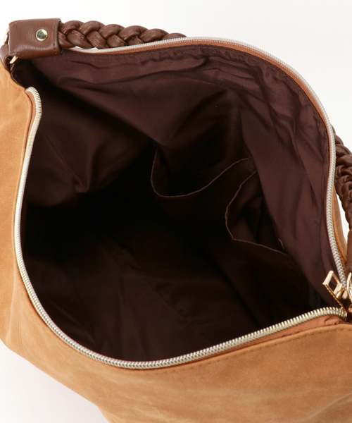 LBC(エルビーシー)の「フェイクスエード三つ編み2wayショルダー (ショルダーバッグ・レディース・ライトイエロー/ライトブラウン/クリアグリーン・ONE SIZE)」の4枚目の写真