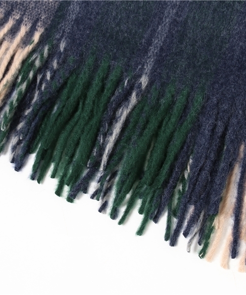 Samansa Mos2（サマンサ モスモス）の「スリット入り2wayチェック柄ストール（ストール/ショール・レディース・ベージュ/ネイビー/ピンク・ﾌﾘ-）」の5枚目の写真