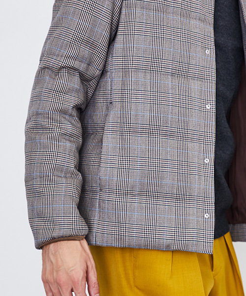 美品　ユナイテッドトウキョウ　ノーカラーダウンジャケット　インナーダウン UNITED TOKYO（ユナイテッドトウキョウ）の「ガラノーカラーインナー