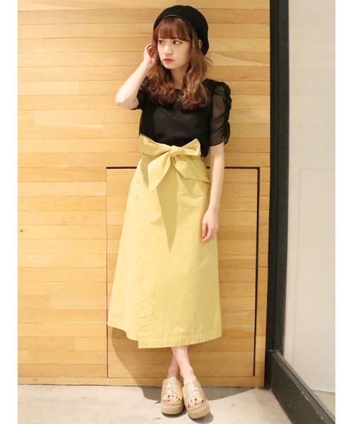 dazzlin（ダズリン）の「ミディ台形ラップスカート（スカート・レディース・ベージュ/イエロー/ブルー/ミント・SMALL/MEDIUM）」の6枚目の写真