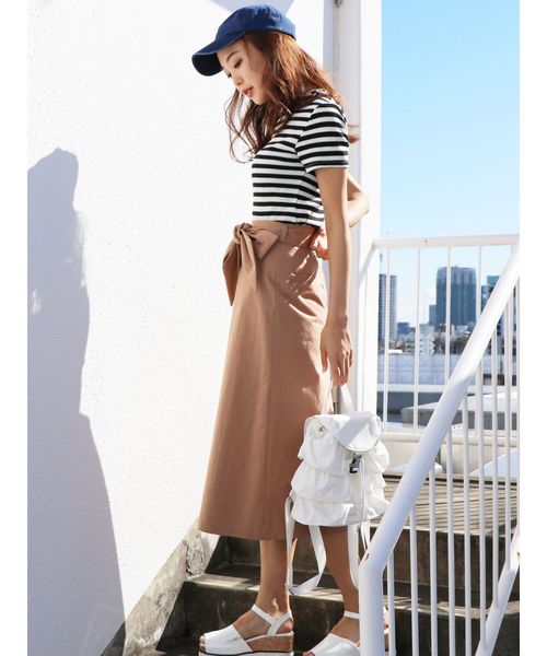 dazzlin（ダズリン）の「ミディ台形ラップスカート（スカート・レディース・ベージュ/イエロー/ブルー/ミント・SMALL/MEDIUM）」の9枚目の写真