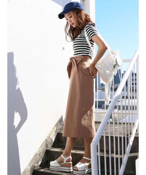 dazzlin（ダズリン）の「ミディ台形ラップスカート（スカート・レディース・ベージュ/イエロー/ブルー/ミント・SMALL/MEDIUM）」の10枚目の写真