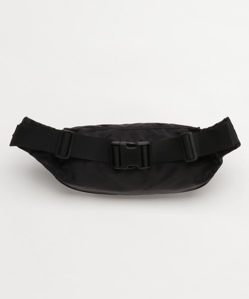 KELTY(ケルティ)の「【KELTY/ケルティ】ナイロン 光沢生地ボディバッグ エレガントミニファニー / ELEGANT MINI FANNY(ボディバッグ/ウエストポーチ・メンズ・ブラック・FREE)」の2枚目の写真