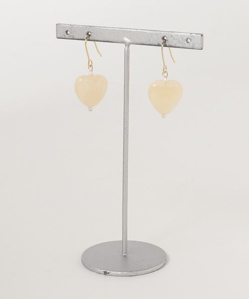 tone(トーン)の「【Uloue】マーブルハートのピアス(ピアス(両耳用)・レディース・ホワイト/レッド/グリーン/ピンクベージュ/ブラウン・FREE)」の1枚目の写真