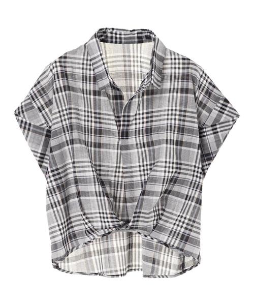 earth music&ecology（アースミュージックアンドエコロジー）の「・綿ローン半袖スキッパータックヘムシャツ ●（シャツ/ブラウス・レディース・グリーン系その他5/ブラック系その他3/オフホワイト/カーキ/ネイビー/レッド系その他7・FREE）」の13枚目の写真