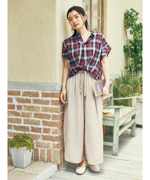 earth music&ecology（アースミュージックアンドエコロジー）の「・綿ローン半袖スキッパータックヘムシャツ ●（シャツ/ブラウス・レディース・グリーン系その他5/ブラック系その他3/オフホワイト/カーキ/ネイビー/レッド系その他7・FREE）」の14枚目の写真