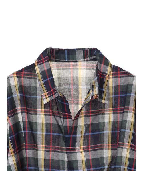 earth music&ecology（アースミュージックアンドエコロジー）の「・綿ローン半袖スキッパータックヘムシャツ ●（シャツ/ブラウス・レディース・グリーン系その他5/ブラック系その他3/オフホワイト/カーキ/ネイビー/レッド系その他7・FREE）」の18枚目の写真